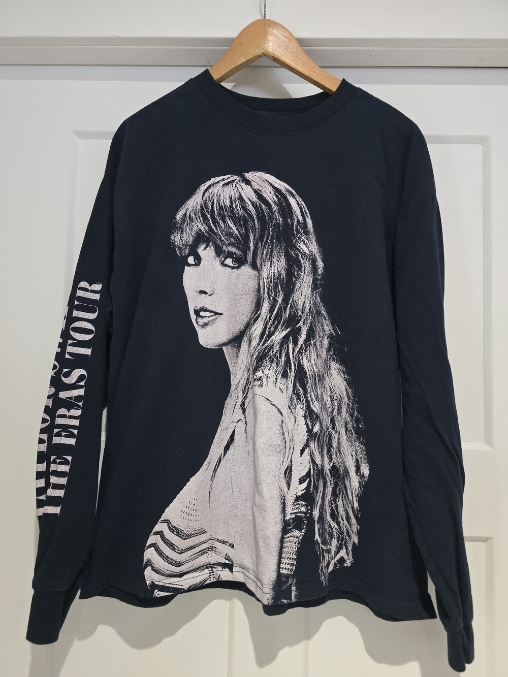 Taylor Swift Black Long-Sleeve Graphic Top with White Portrait